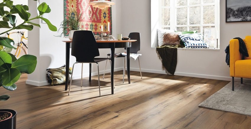 Якщо ви думаєте над питанням, як зробити дерев'яну підлогу в квартирі, то починати варто з вибору породи дерева
