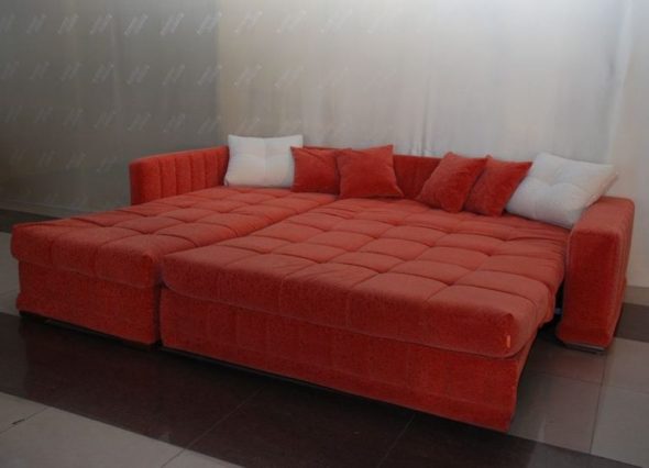 Саме завдяки простоті перевтілення, такий диван-ліжко настільки популярний