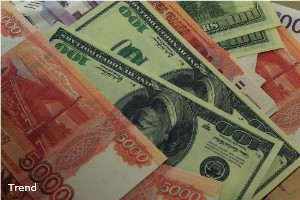 На 1996 рік ринок готівкової валюти в Санкт-Петербурзі пріоритетні позиції за обсягом здійснювалися операцій віддавав долара близько 85%, при цьому приблизно 6% припадало на німецьку марку